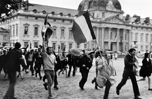 Les gaullistes, défilé à l'école militaire. Paris, mai 1968.