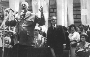 Charles De Gaulle faisant un discours invitant les canadiens-français à prendre leur destin en main. Trois-Rivière (Québec - Canada), juillet 1967.