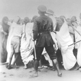 Manifestantes lors de la Marche du sel du Mahatma Gandhi. Bombay (Inde), 1930. © crédits photos TopFoto / Roger-Viollet